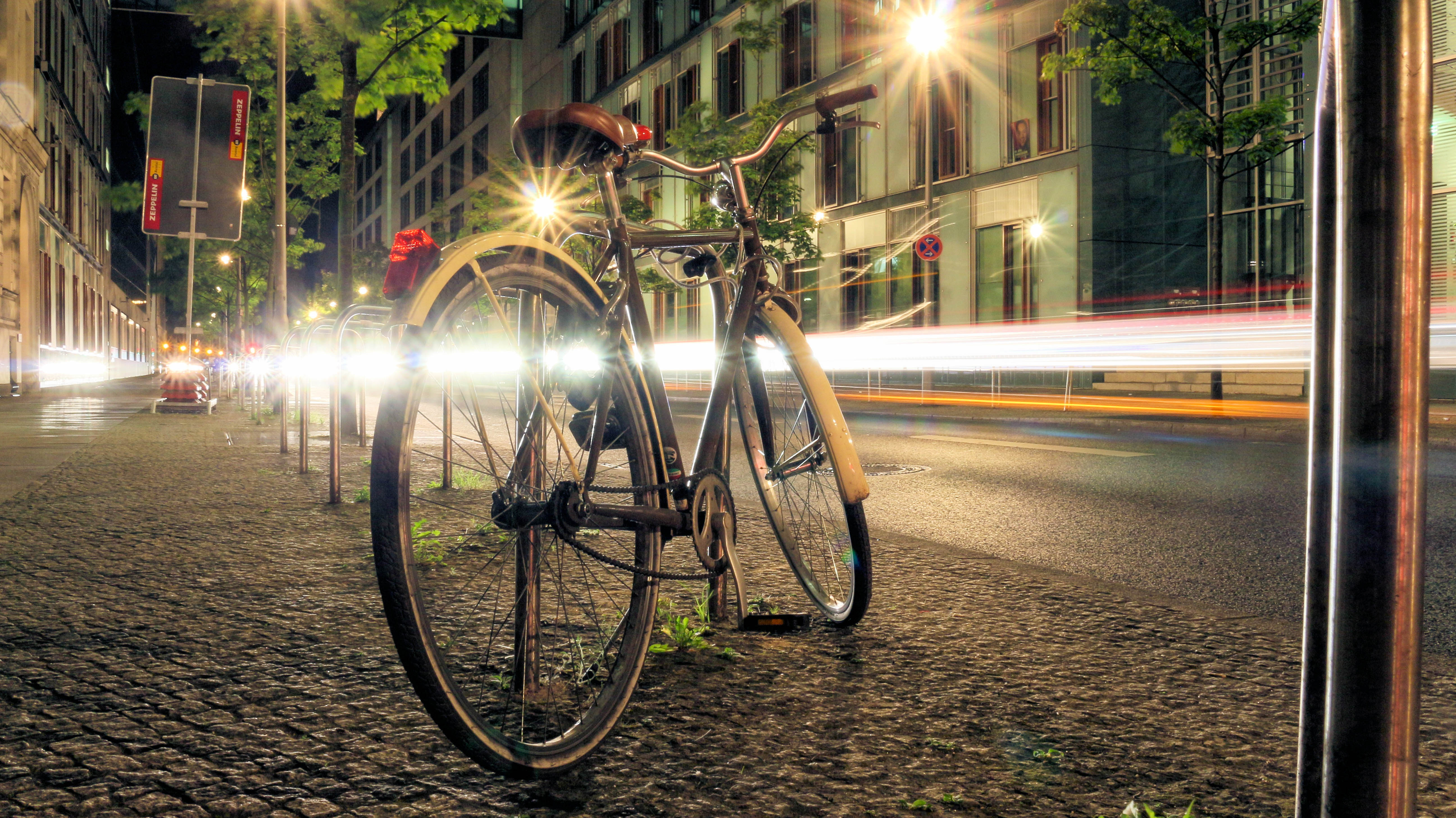 Herrenrad in der Nacht