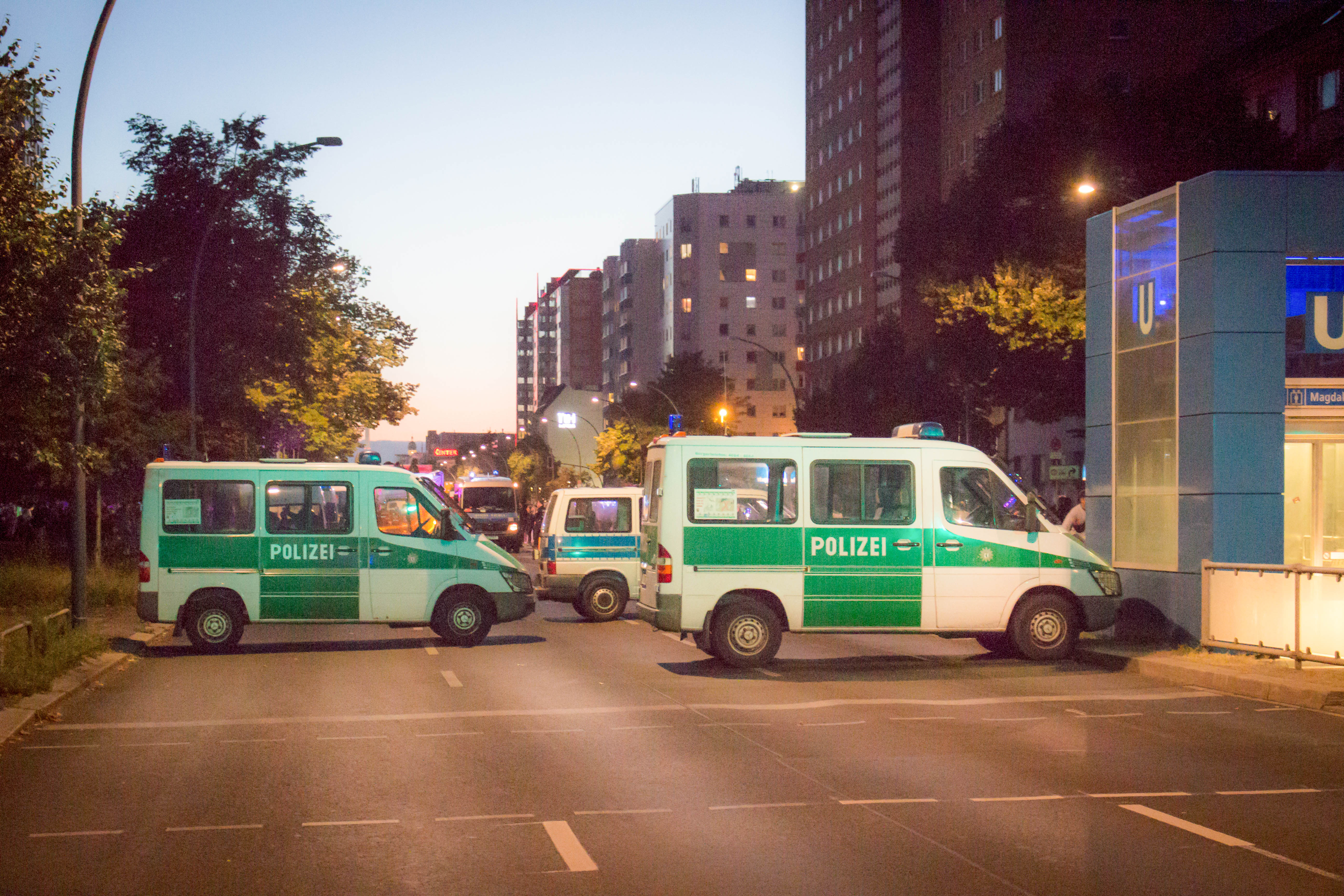 Polizei Berlin bei Nacht